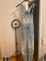 Jeans Latzhose von H&M Größe 38 Nordrhein-Westfalen - Barntrup Vorschau