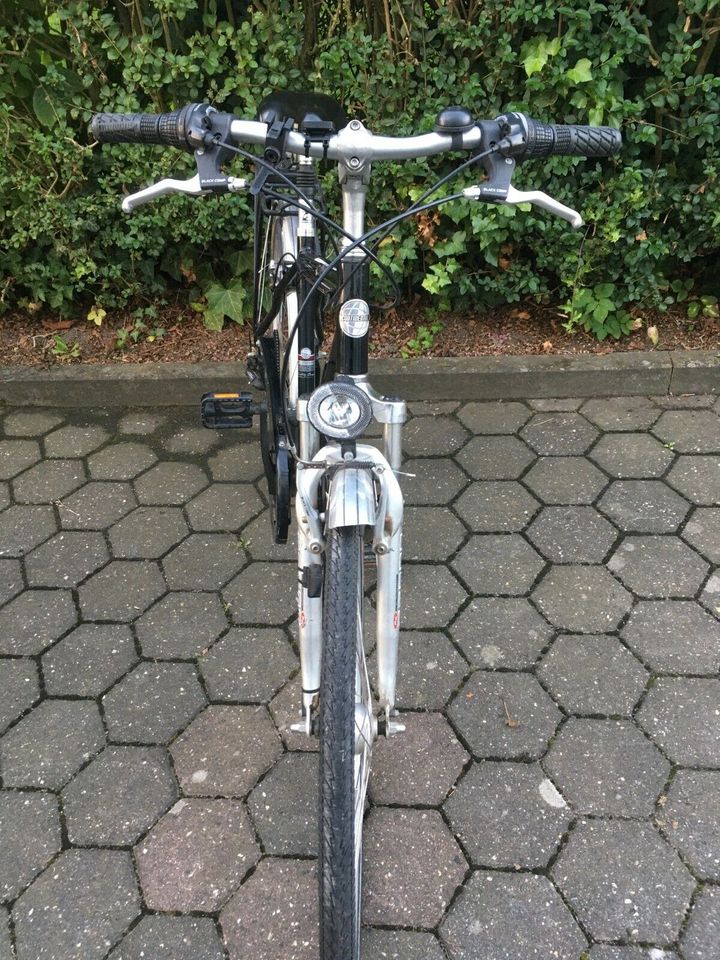 Trekking Rad 28 Zoll Continental Tacoma in Mönchengladbach