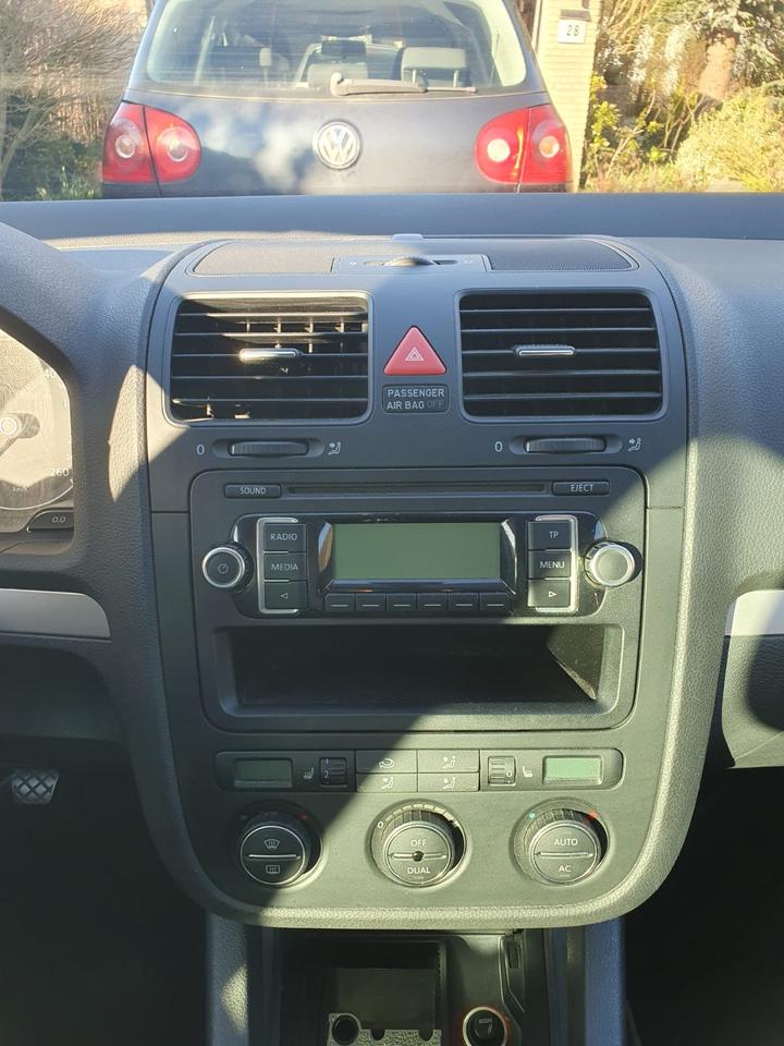 Volkswagen Golf V 1.6 United SHZ, Tempo,Coming/Leaving Home in Altenholz