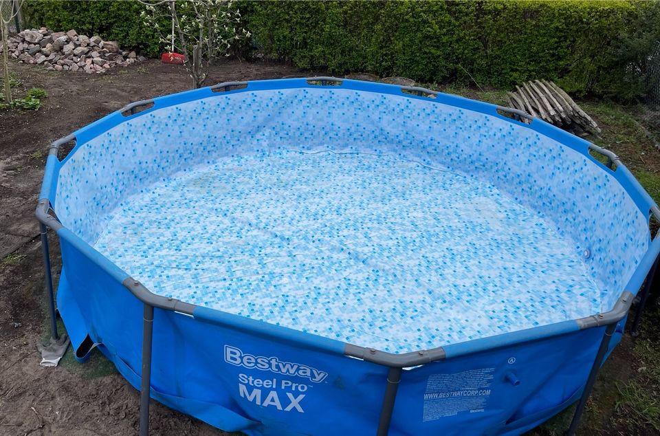 Pool Bestway Steel Pro Max rund mit Zubehör ca. 3,5 x 0,8 m in Berlin