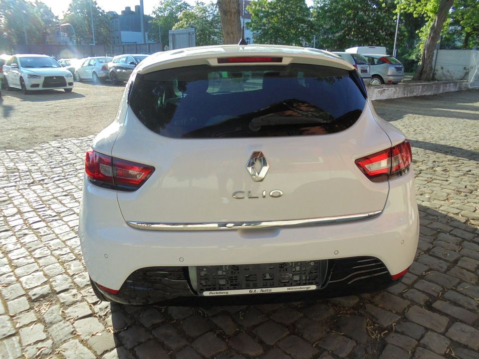 Renault Clio Authentique 1.2 16V 75 in Magdeburg