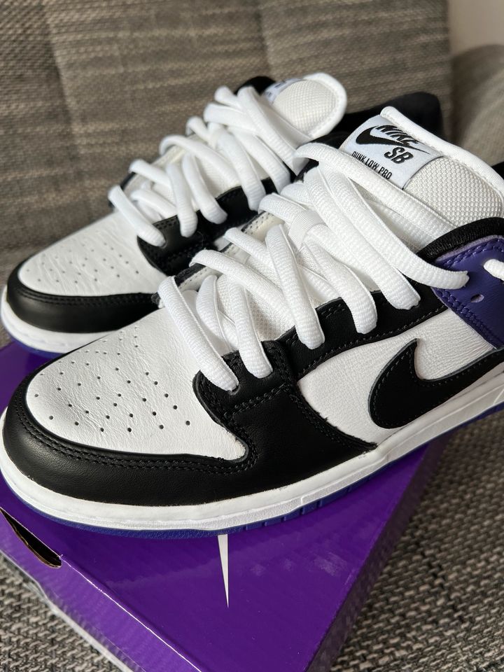 Nike SB Dunk Low Pro Court Purple Gr. 43 in Bad Arolsen