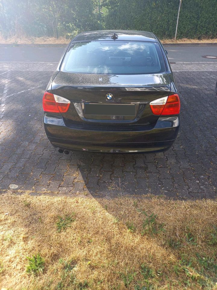 BMW 325i e90 218PS NUR 82000km in Baumholder