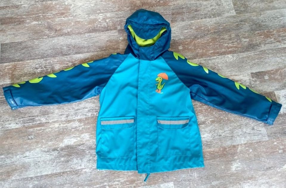 Gefütterte Regenjacke Gr 122 / Matschjacke / Jacke in Ottendorf-Okrilla