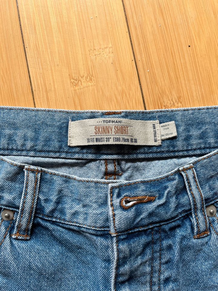 Topman Jeans Shorts kurze Hose skinny fit Größe 30 in Frankfurt am Main