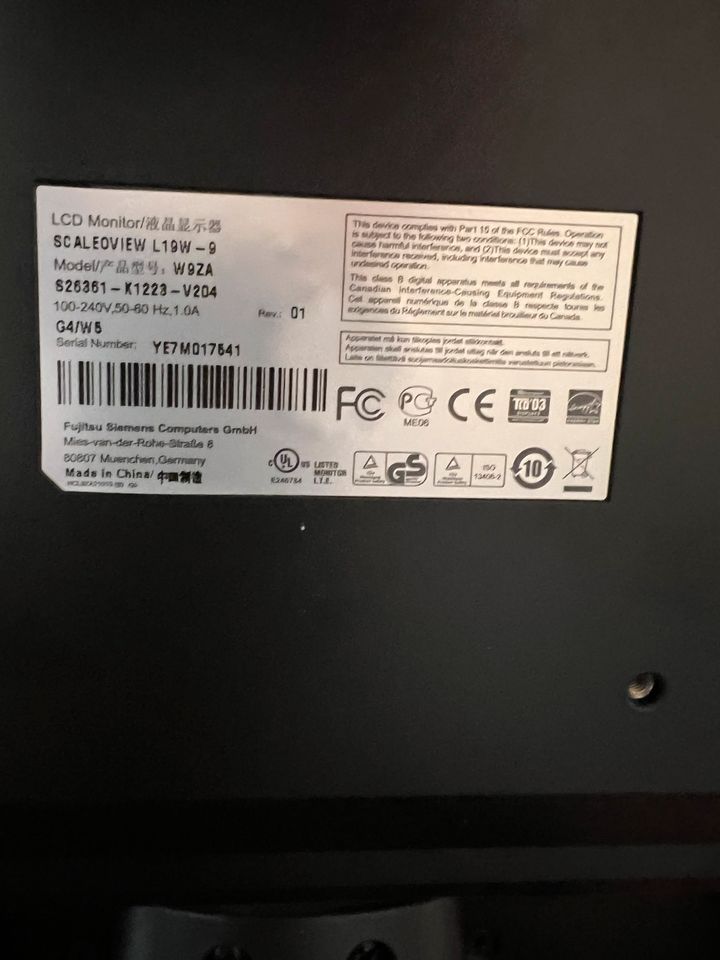 Fujitsu L19w-9 LCD-Monitor 19" in Gettorf