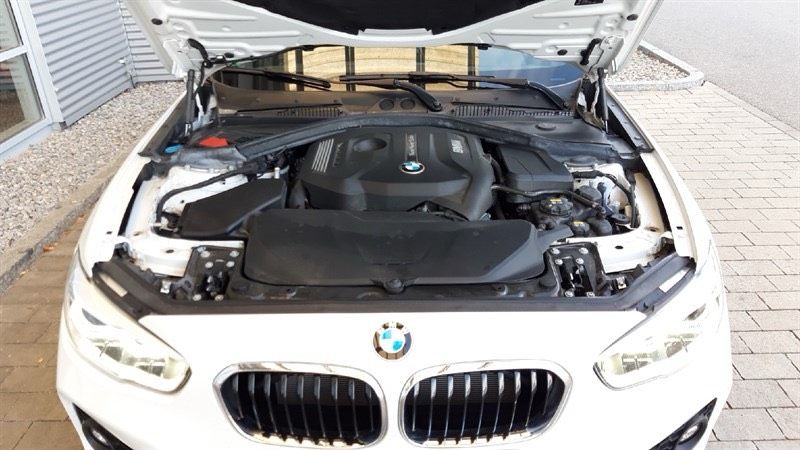 BMW 120i M-Sportpaket Weiß 18‘‘ LMF Tempomat Sitzheizung in Ingelfingen