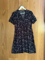 Uniqlo Hemdblusenkleid Midi blau Blumenmuster 38 Viskose Kurzarm Altona - Hamburg Othmarschen Vorschau
