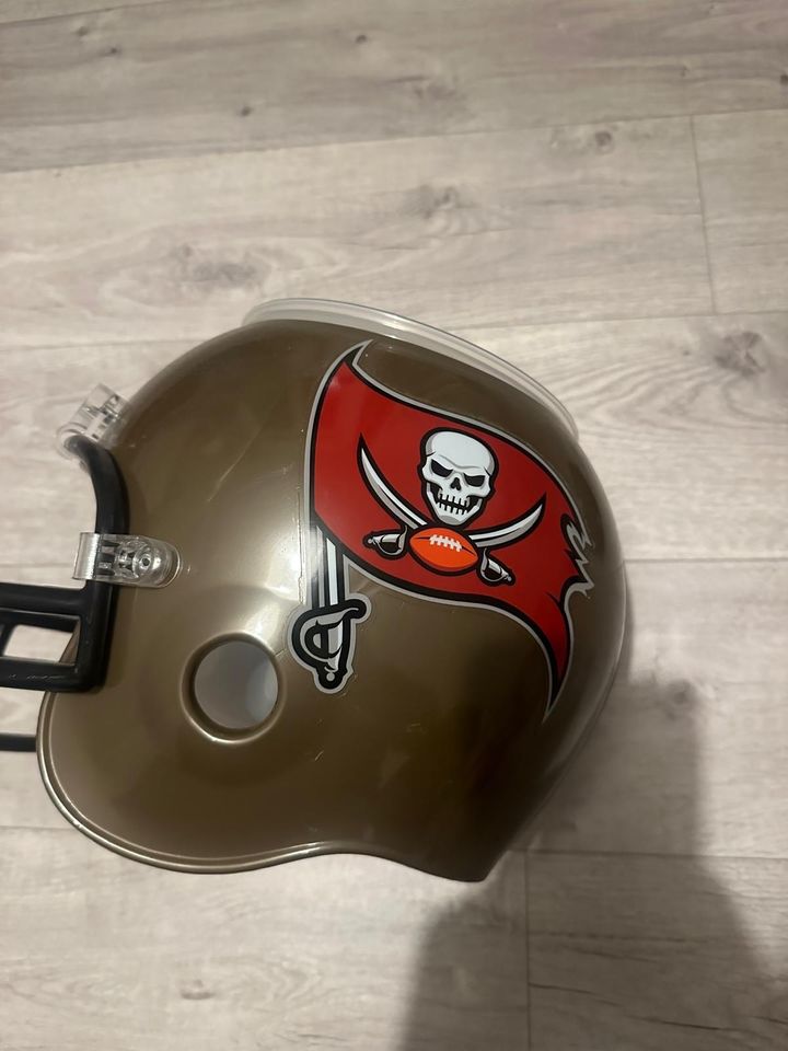 Snack-Helm der Tampa Bay Buccaneers in Berlin