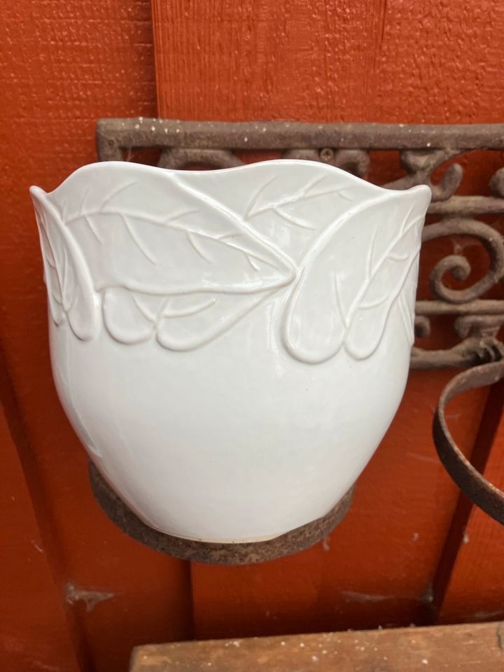 Übertopf Keramik weiß in Goslar