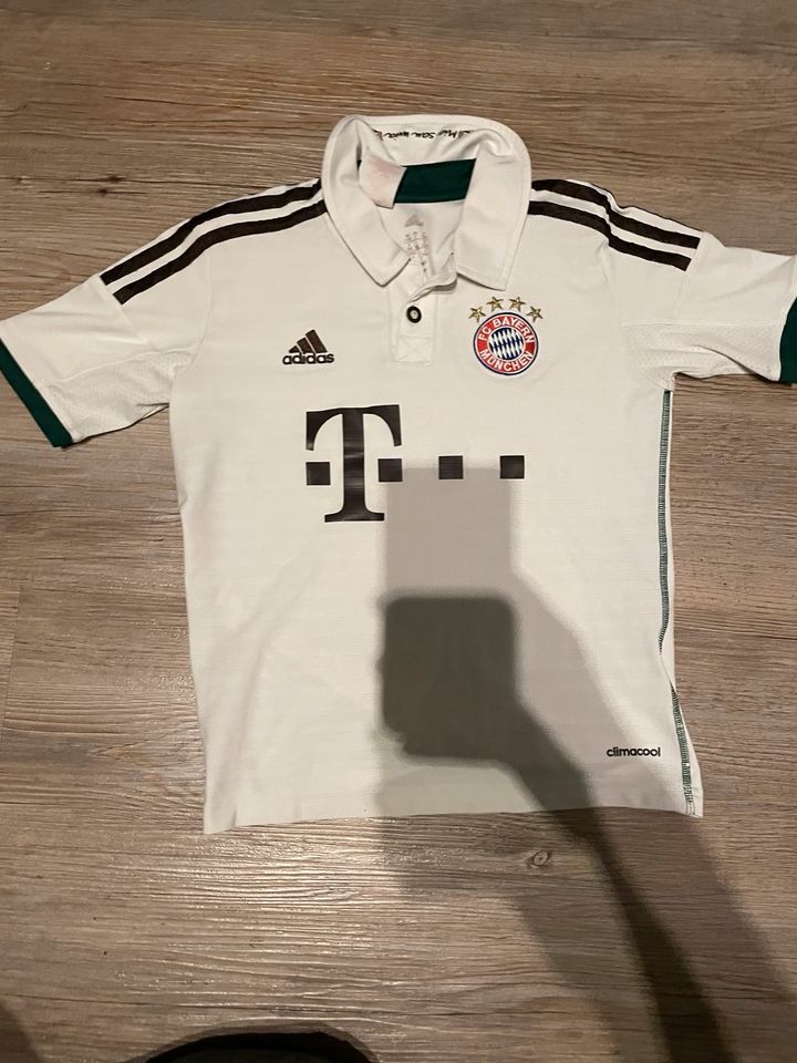 Bayern Trikot 140 in Alsdorf