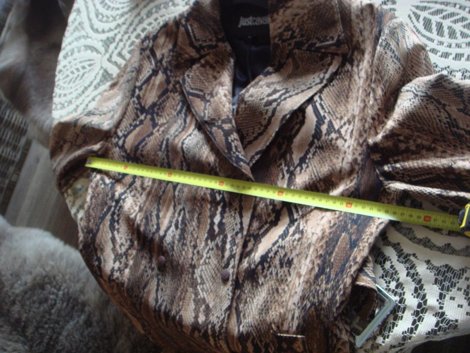 Just Cavalli Mantel Snake Print Trenchcoat 38,40 KP. 915,- in Stuttgart