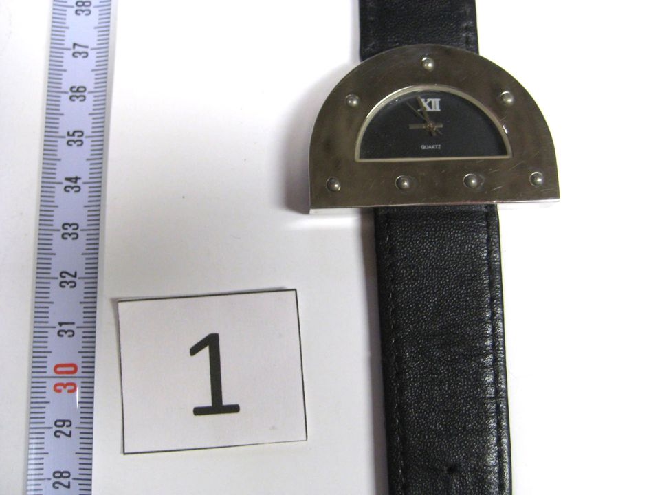 6 QUARTZ Uhren zur Auswahl unisex neue Batterie vintage Sammlung in Hamburg