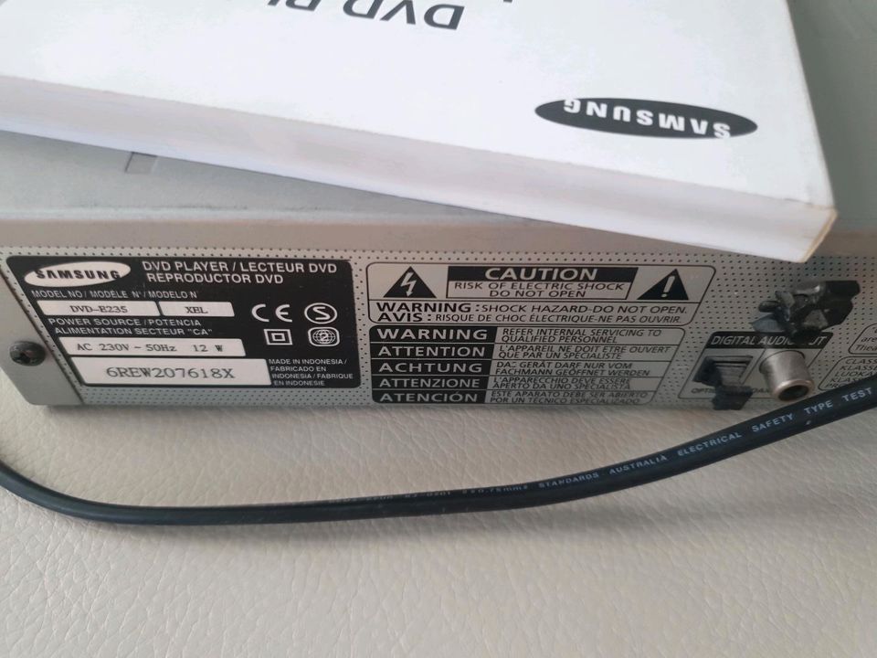 DVD Samsung, E235, mit Fernbedienung, Anleitung, silbern in Sersheim