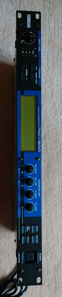 Yamaha REV500 Hallgerät Effektgerät in Billigheim