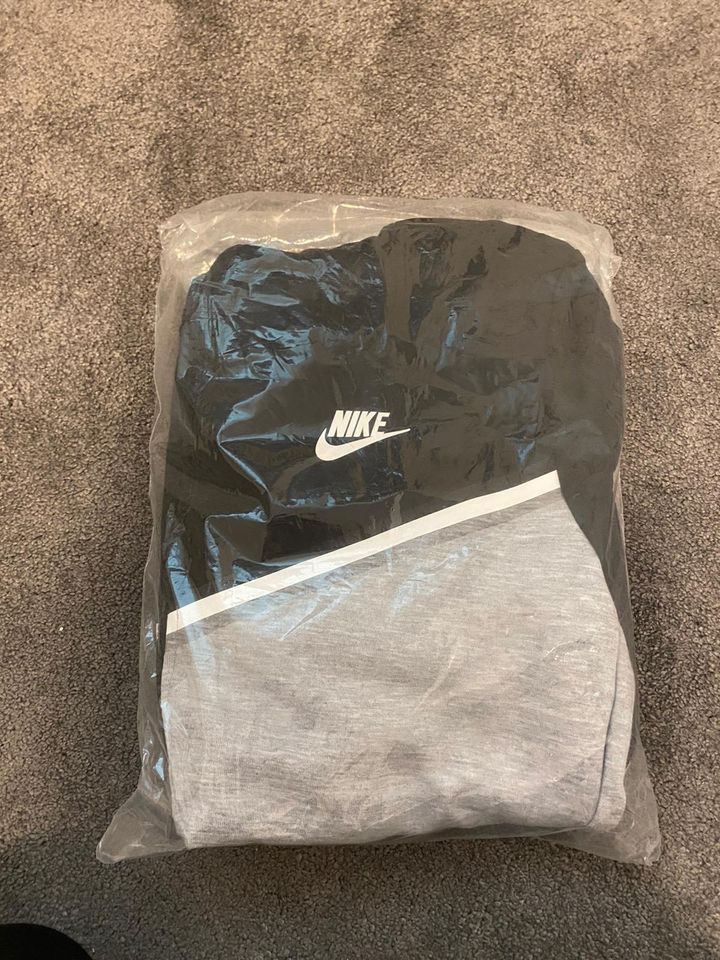 Nike tech fleece in Neuss