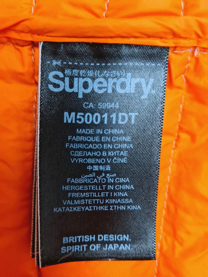 Superdry Herrenjacke Silber Größe S in Wiesenfelden