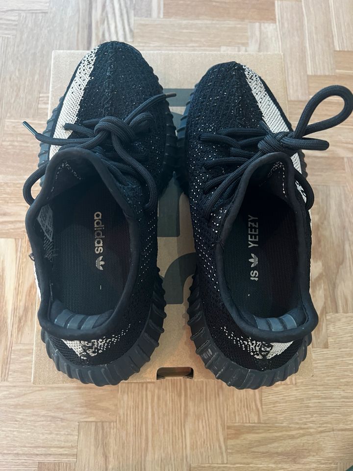 Adidas YEEZY YZY Boost 350 v2 oreo US 4.5 4 1/2 EU 36 2/3 in Mainz