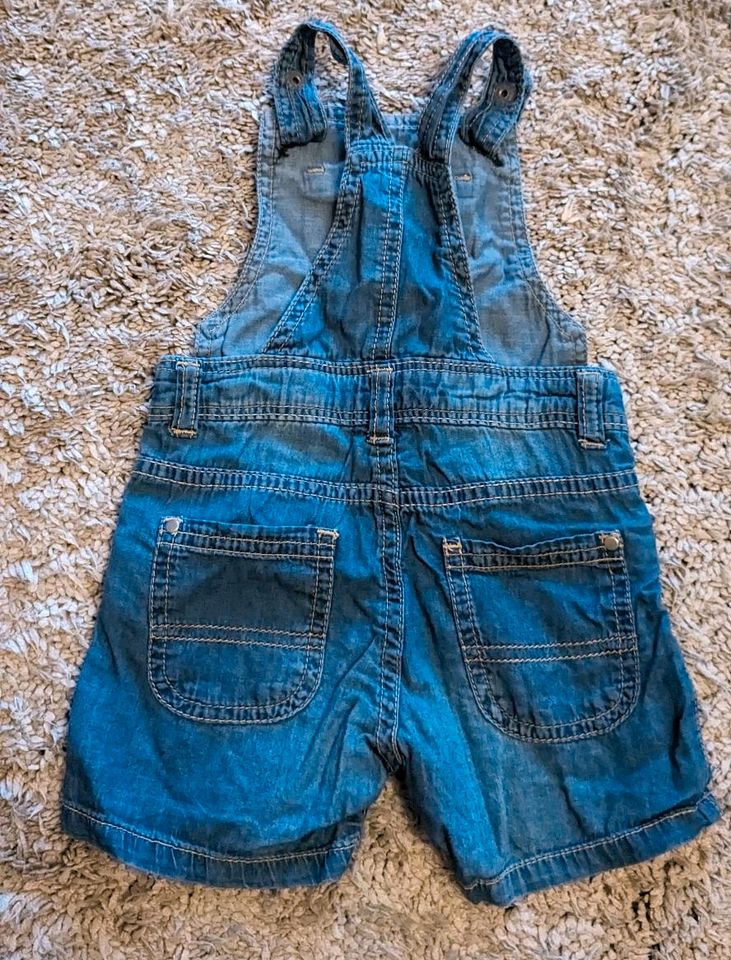 Baby-Latzhose Jeans Pusblu Gr. 74 in Kerpen