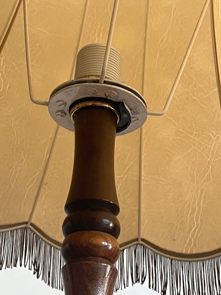 Vintage/Antik Stehlampe in Berlin