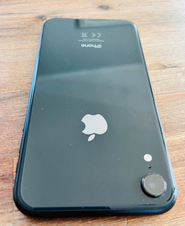 iPhone Xr 128 GB - Neuwertiger Zustand - inklusive Zubehör in Lichtenau