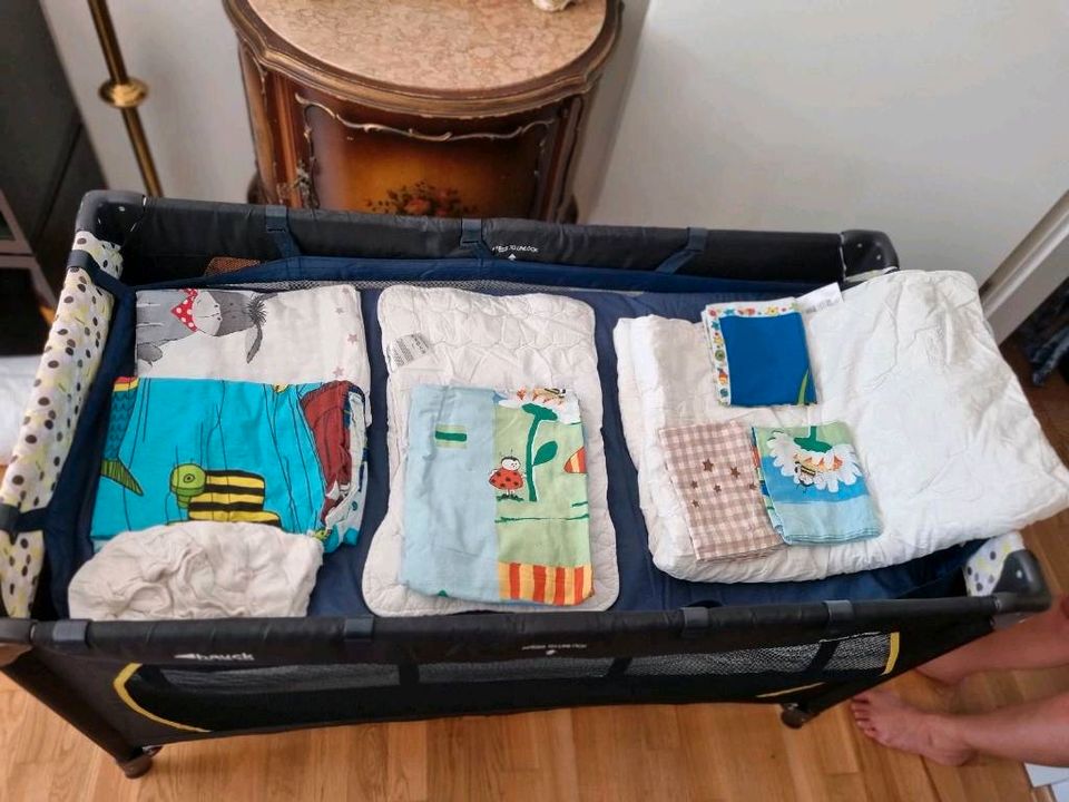 Hauck komplettes Kinderreisebett mit Matratzen und Bettzeug in Düsseldorf