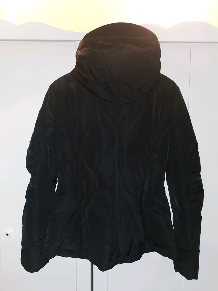 Schwarze Daunenjacke mit Kapuze von S.Milton Gr.42 in Kiel