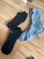 Socken Nike schwarz und Champion grau, Größe 38-42, 3 Paar Bayern - Waldkirchen Vorschau