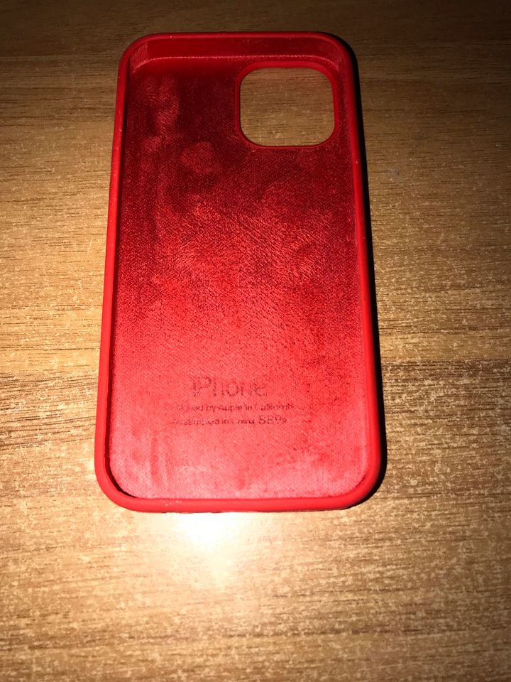iPhone 13 mini Silikon Case mit MagSafe (Rot) in Hamburg