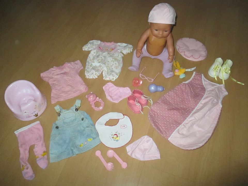 Baby Born Puppe Schlafsack Kleidung Töpfchen Schuhe in Leer (Ostfriesland)