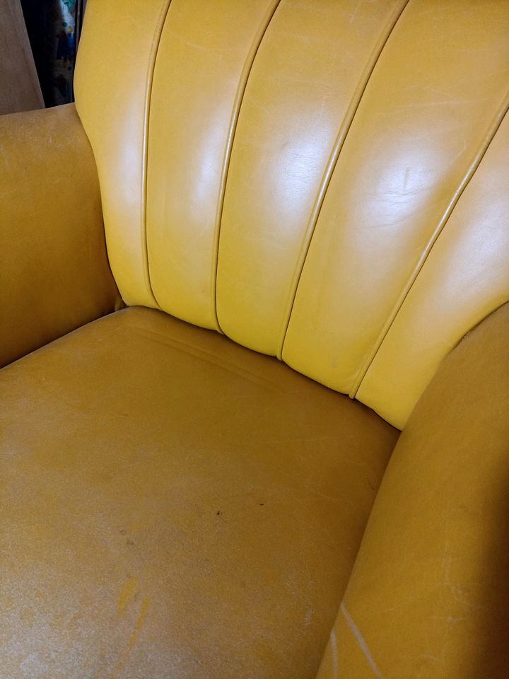 Ledersessel, Vintage, gelb in Buxtehude