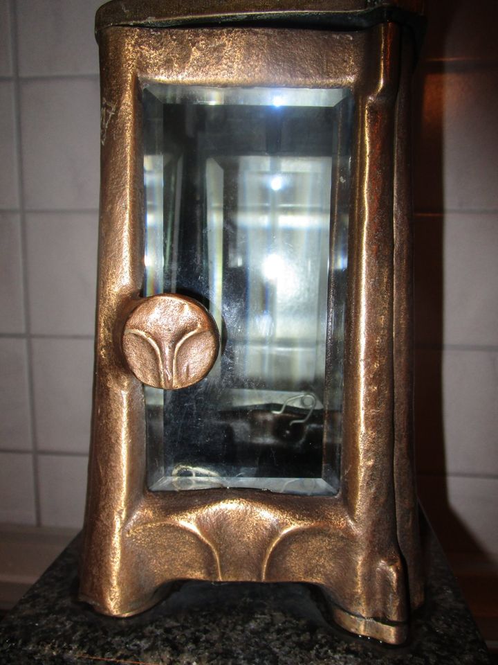 Grablampe Bronze massiv mit Marmorsockel in Pirk
