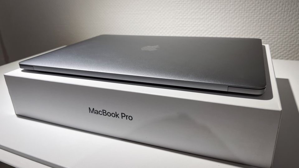 MacBook Pro 2017 15,4*, 3.1 GHz i7, 16GB RAM, 512GB in Hockenheim