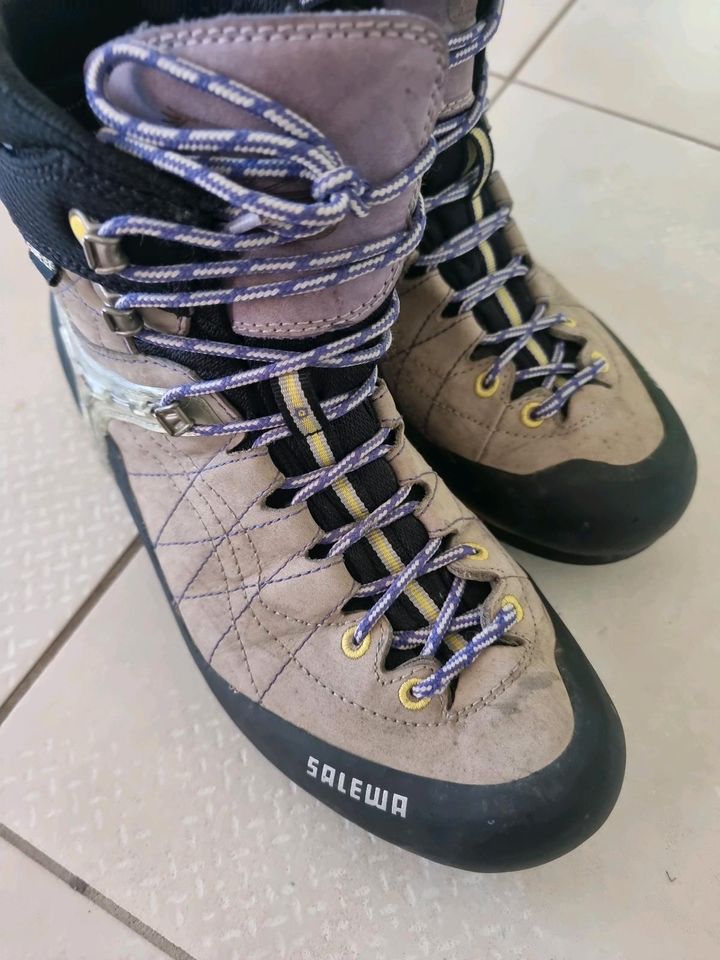 SALEWA❤️Bergschuh Trekking Wanderschuh Damen 39-40 Steigeisen in Bad Aibling