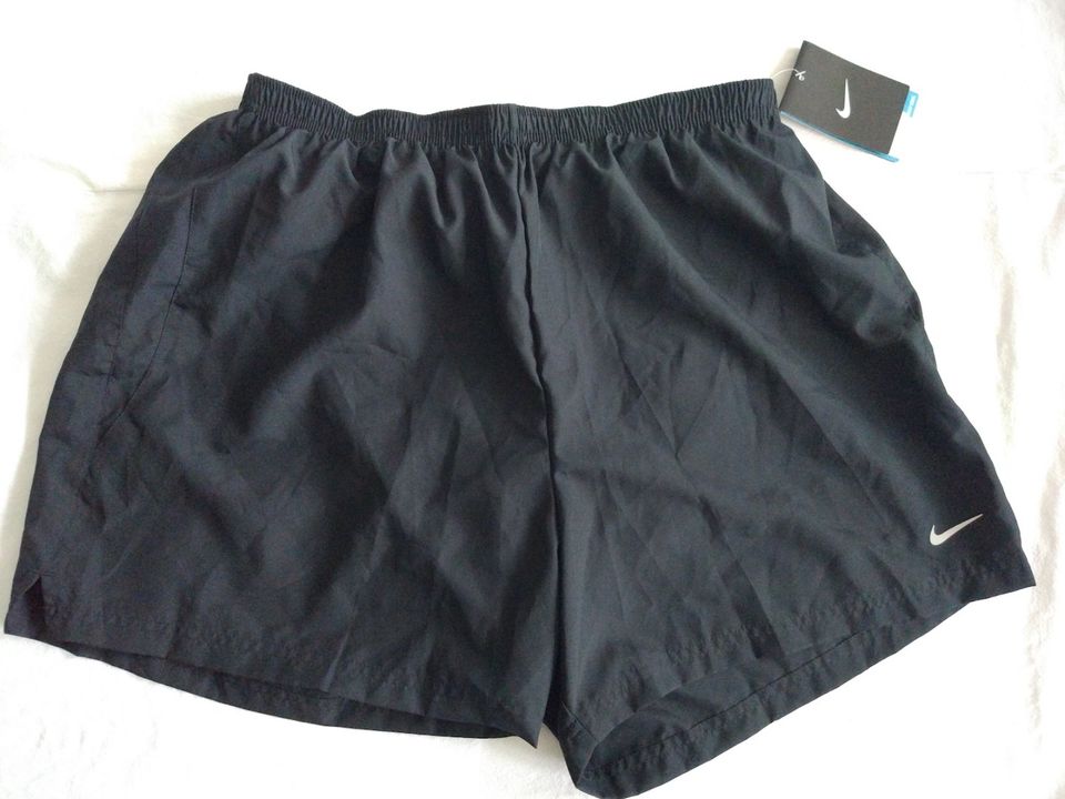 Nike kurze Sporthose Shorts Short Schwarz Stay Cool Hose XL Neu in Berlin