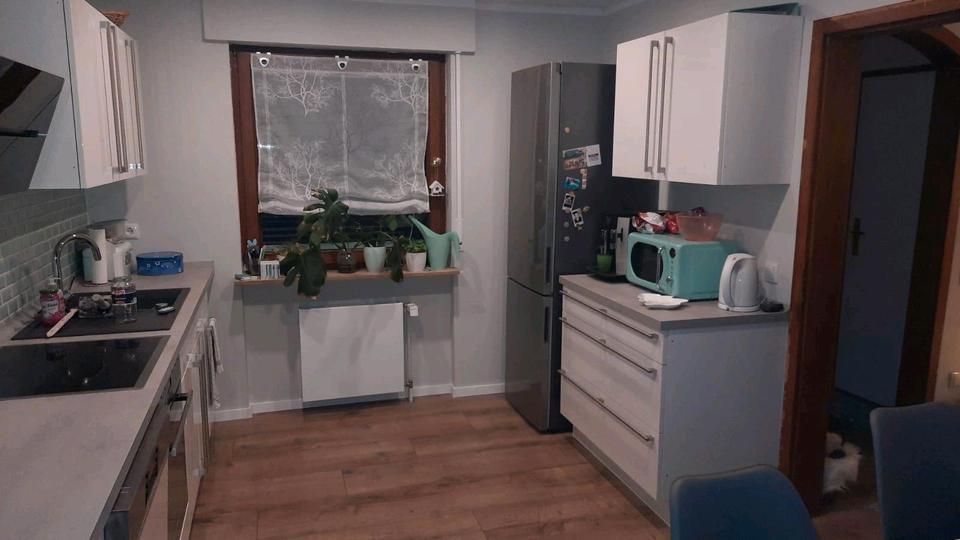 Nobilia Küche / AEG Elektrogeräte / Küchenzeile / Weiß Hochglanz in Köln