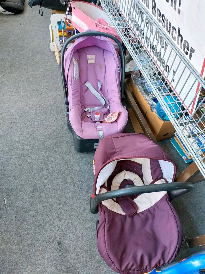 Kinderwagen + Kindersitz+ Spielzeug in Aschersleben