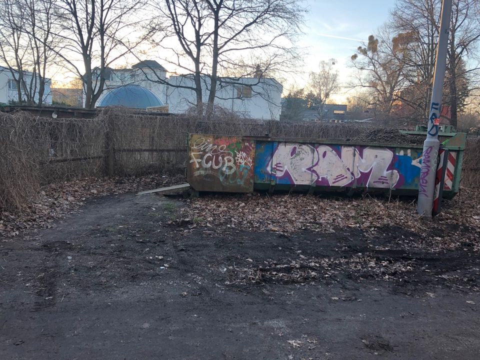 Pferdemist Dünger Garten in Berlin