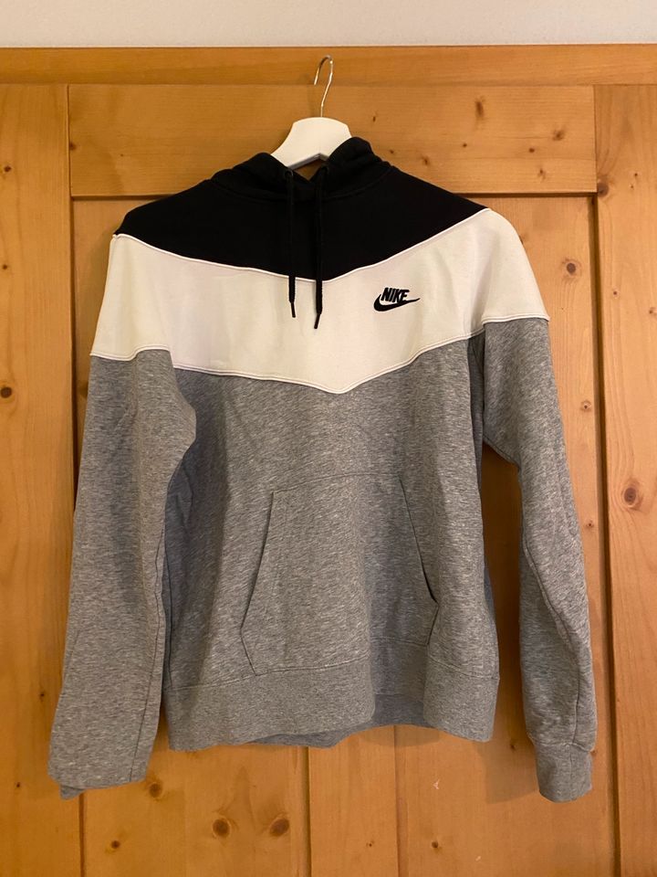 Nike Hoodie in Gunzenhausen