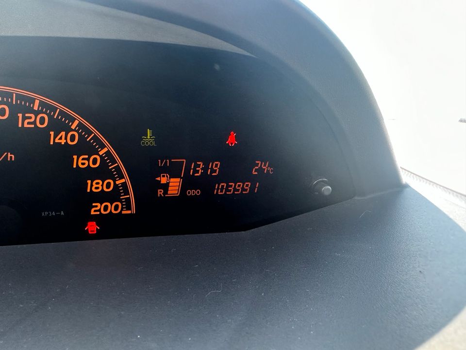 Toyota Yaris 1.0 Klima, TÜV 01/2026 *100.000 KM* in Lübeck