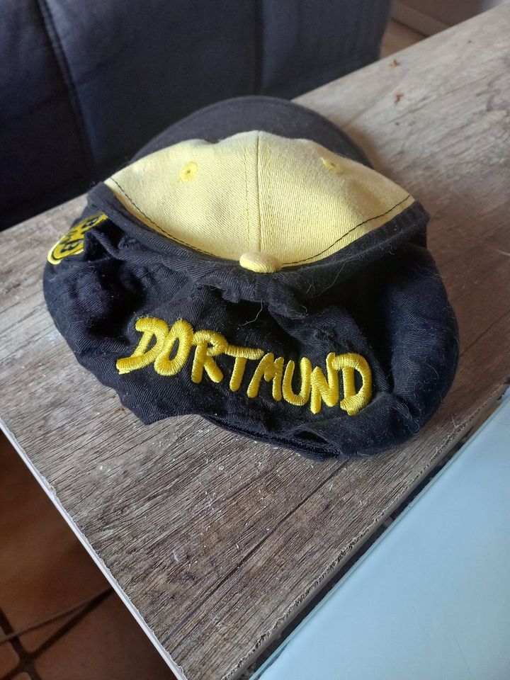 Borussia Dortmund Kappe schwarz gelb 54 cm Verstellbar in Heinsberg
