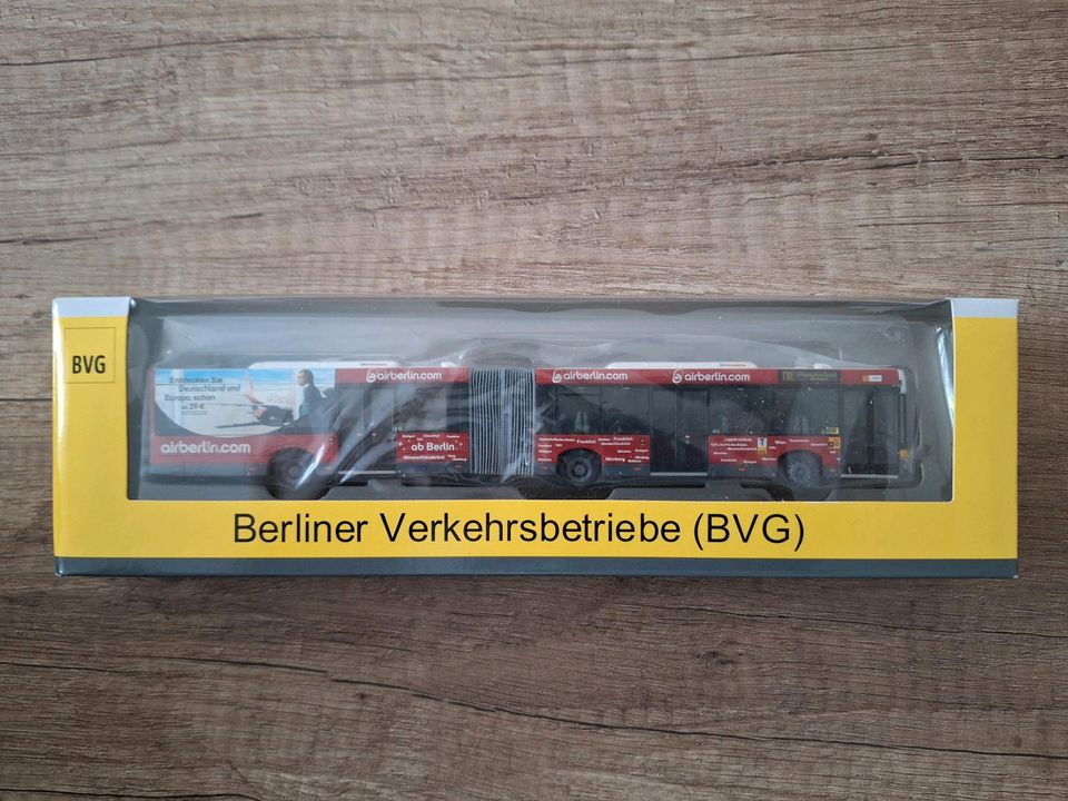 Rietze BVG Bus 1:87 Solaris Urbino Gelenkbus " Air Berlin " in Berlin