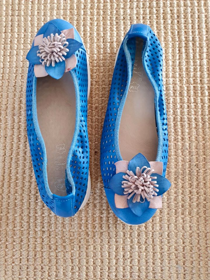 Piel Flowers Leder-Ballerinas, Größe 39, Blau oder Rose in Bornheim