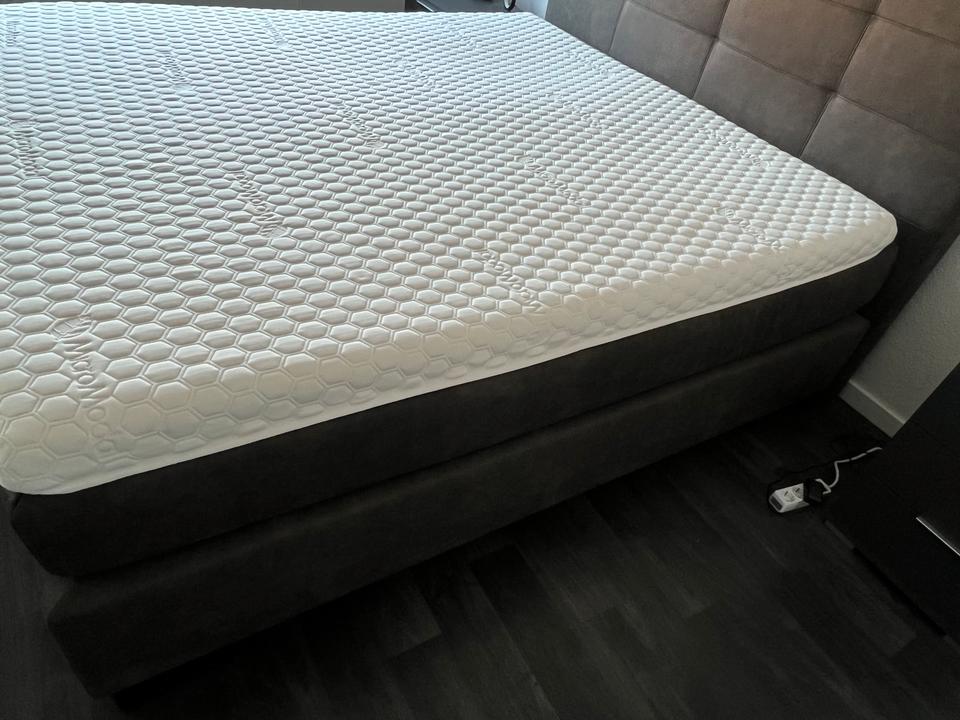 Boxspringbett 180x200 cm Federkern Anthrazit mit Matratze Neu in Recklinghausen