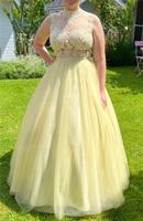 Hofdamenkleid Königinnenkleid Gr. 36/38 gelb Nordrhein-Westfalen - Anröchte Vorschau
