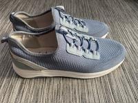 Sneaker von Jana, Größe 41, für breite Füße. Frankfurt am Main - Dornbusch Vorschau