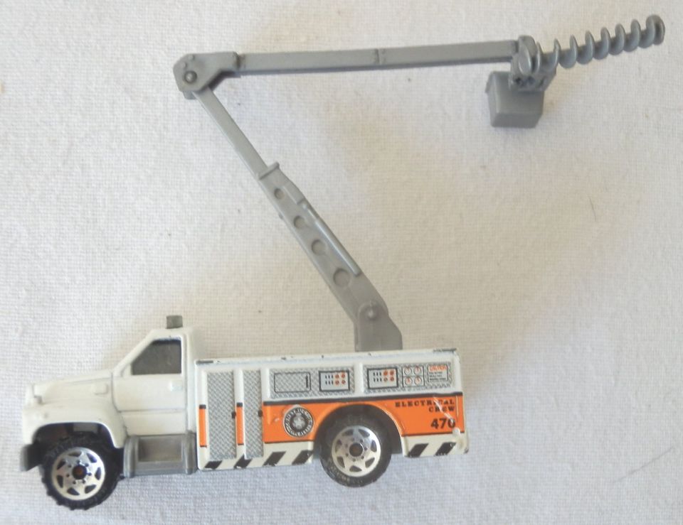 GMC Bucket Truck Modellauto Spielzeugauto Spielauto Matchbox in Gießen