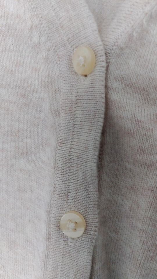 Kleidungspaket Oberteile Damen S/XS Cardigans beige in München