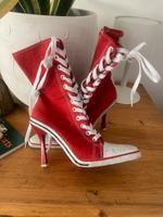 Chucks rot weiße Stiefelette Gr. 36,5 super Zustand Bayern - Kelheim Vorschau