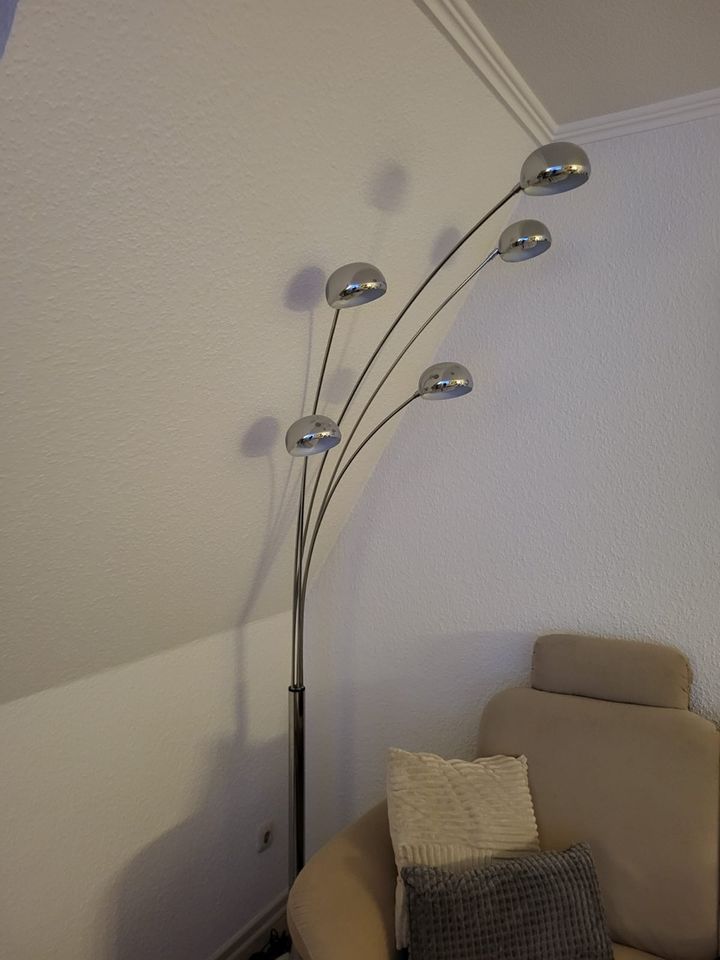 Bogenlampe mit Mamorfuß in Gramzow